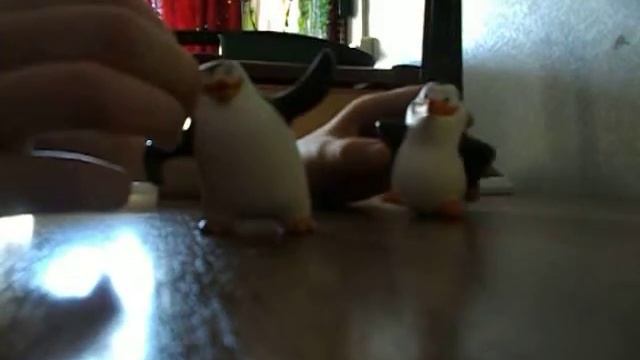 обзор игрушки пингвины Мадагаскара (шкипер и редавой ) смотреть онлайн