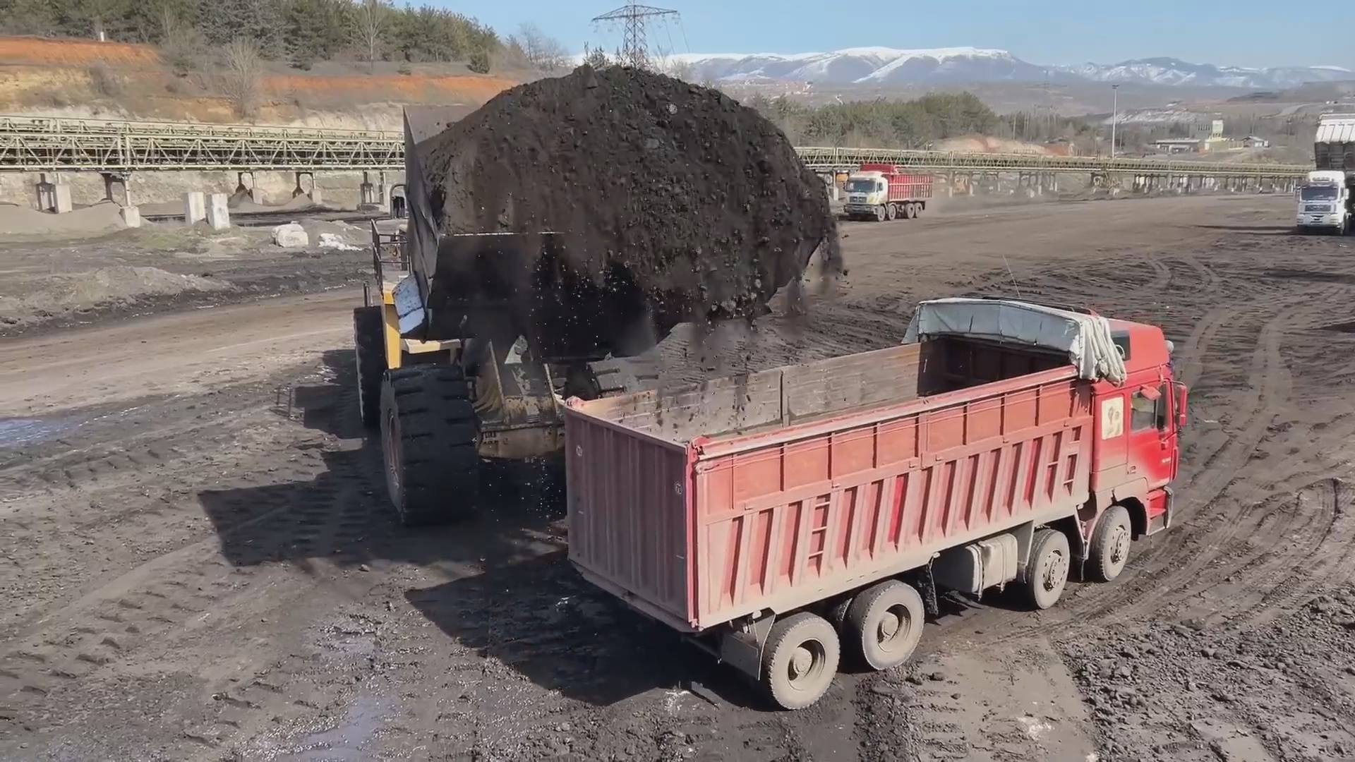 РАБОТА ПОГРУЗЧИКА! Ковш БОЛЬШЕ САМОСВАЛА! смотреть онлайн