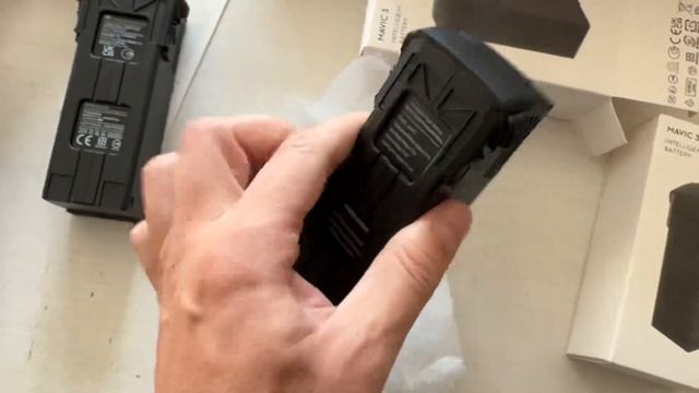 Квадрокоптер DJI MAVIC 3 . Аккумулятор для дронов, сравните смотреть онлайн
