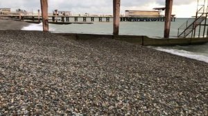 Второй день отдыха, идет дождь, гуляем по набережной.