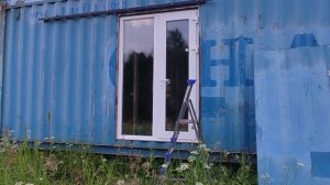 Ставим окна и двери в доме из контейнера