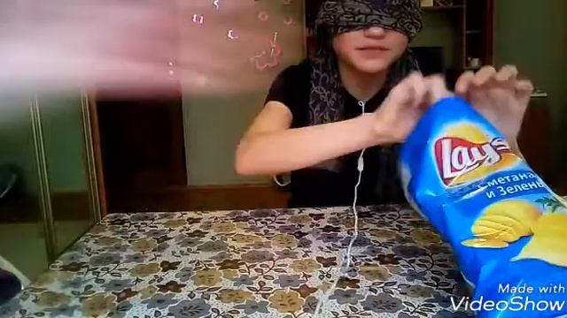 Челлендж;Угадай ЧИПСЫ LAYS с закрытами глазами смотреть онлайн