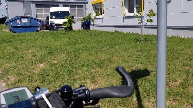 СЕРИЯ ПРИКОЛЫ НА ЭЛЕКТРОВЕЛОСИПЕДЕ НЕВЕРОЯТНОЕ БОМБА смотреть онлайн
