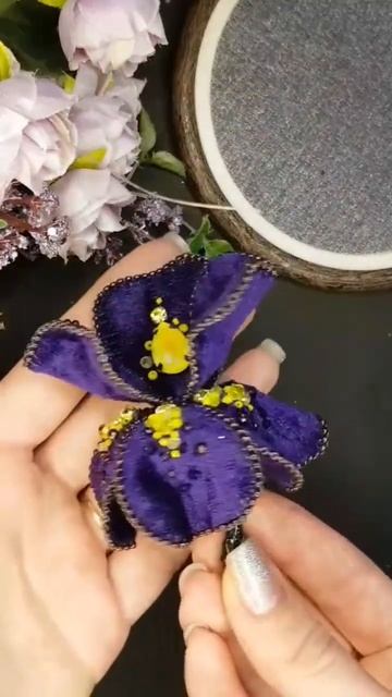 Брошь бархатный ирис) смотреть онлайн