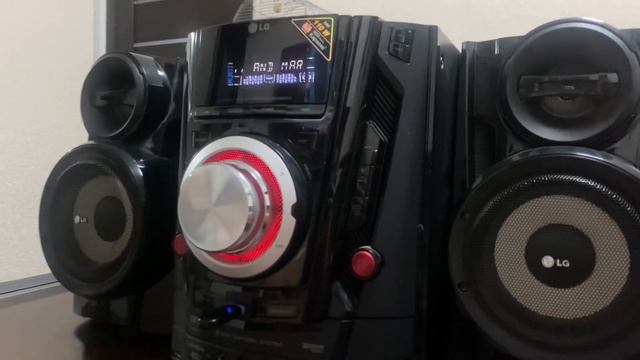 Музыкальный центр LG
