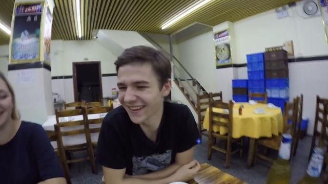 Еда в Китае. Рыба с тофу и овощами на огне. Знакомимся с смотреть онлайн