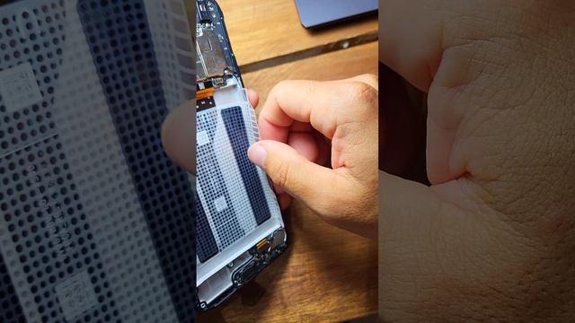 Замена дисплея на смартфоне Xiaomi Redmi 13C