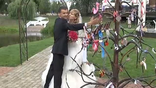 Три семейные пары стали главными участниками церемон? смотреть онлайн