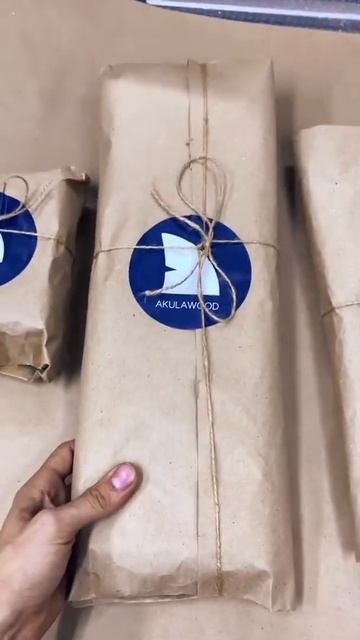 Упаковка в крафт-бумагу смотреть онлайн