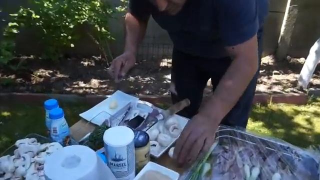 Сочный шашлык из кролика с соусом из шампиньонов.Рецепт от Жоржа смотреть онлайн