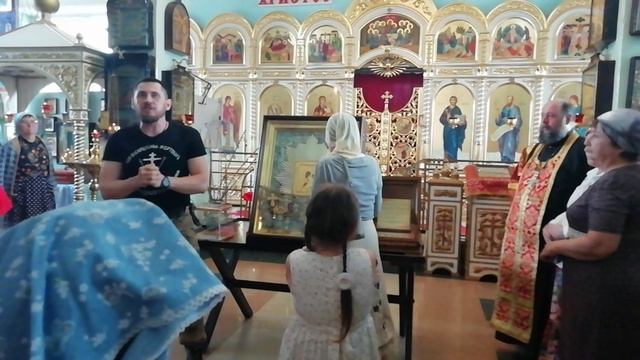 В гостях икона "Избавительница от бед" в Икряном смотреть онлайн