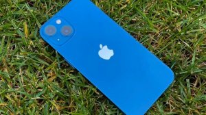 Стоит ли брать iPhone 13 в 2025 году?