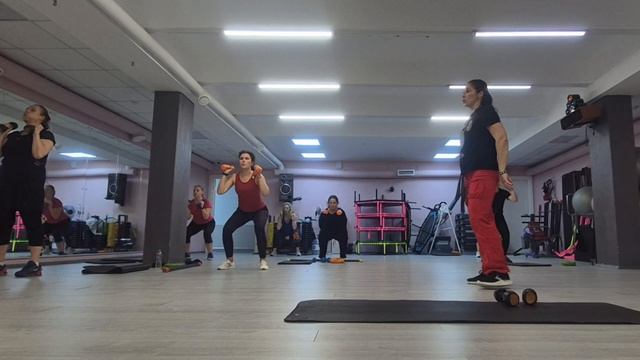 СИЛОВАЯ ТРЕНИРОВКА ЦЕЛОЕ ЗАНЯТИЕ / SUPER STRONG / ГРУППОВАЯ ТРЕНИРОВКА смотреть онлайн