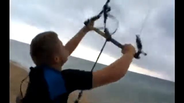 Кайт-серфинг 12. Подъем кайта с воды. смотреть онлайн