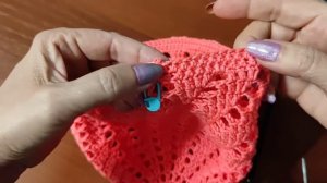 Шляпка спиральным узором, с асимметричными полями, крючком.  Видео для начинающих.