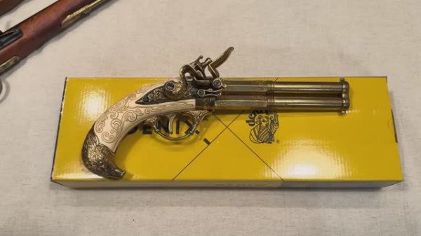 Пистоль кремневый двуствольный вращающийся, Revolving 2 barrel flintlock pistol, France, Denix 1305