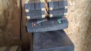 зарядное на два АКБ feng bao