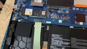 Снял верхнюю крышку от ноутбука Msi Katana 17b12UCR