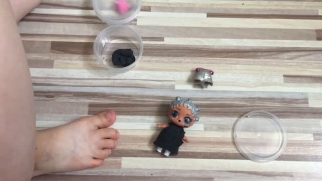 Одежда для куклы лол (Lol) из пластилина смотреть онлайн