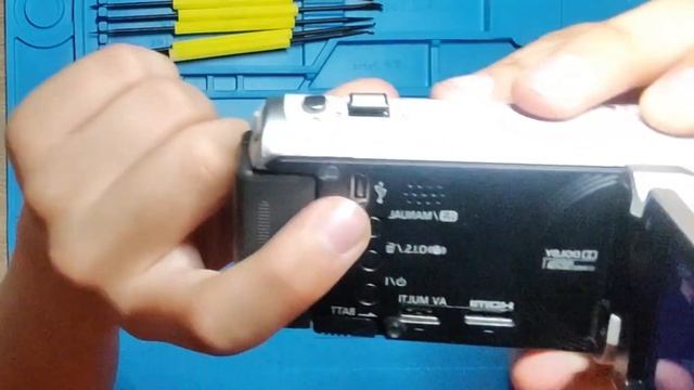 Небольшой обзор на видеокамеру Panasonic HC-V100 смотреть онлайн