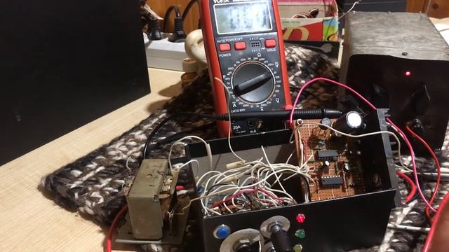 Простое автоматическое устройство для зарядки аккуму смотреть онлайн