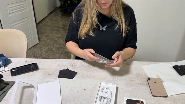 РАСПАКОВКА НОВЫЙ Apple iPhone 16 Pro Max и ПЕРВОЕ ВПЕЧАТЛЕНИЕ М смотреть онлайн