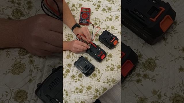 Взаимозаменяемость аккумуляторов на инструментах.