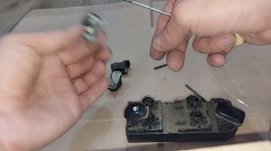 РЕШЕНИЕ! Западает кнопка блока управления стеклоподъ?