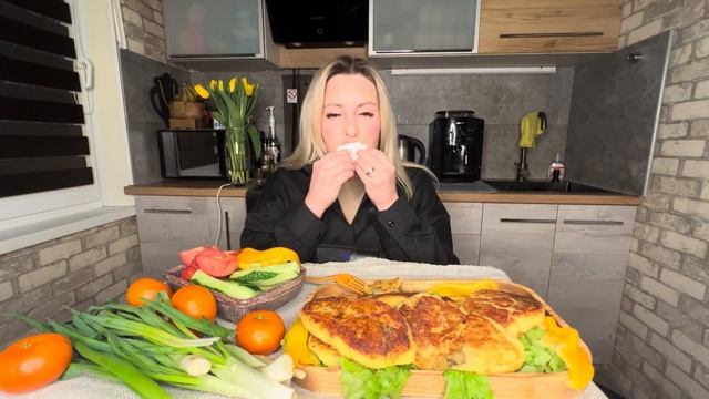 МУКБАНГ КАРТОФЕЛЬНЫЕ ЗРАЗЫ С ГРИБАМИ🍄🟫ДАМОЧКИ С Н смотреть онлайн