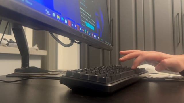 Дешевая - Хорошая Магнитная Клавиатура ? смотреть онлайн