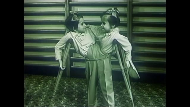 Конструктор  красного цвета.  1993 (quad Hd, улучшено)