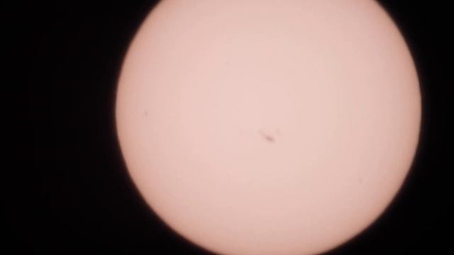 солнце в объектив NIKON P 1000. смотреть онлайн