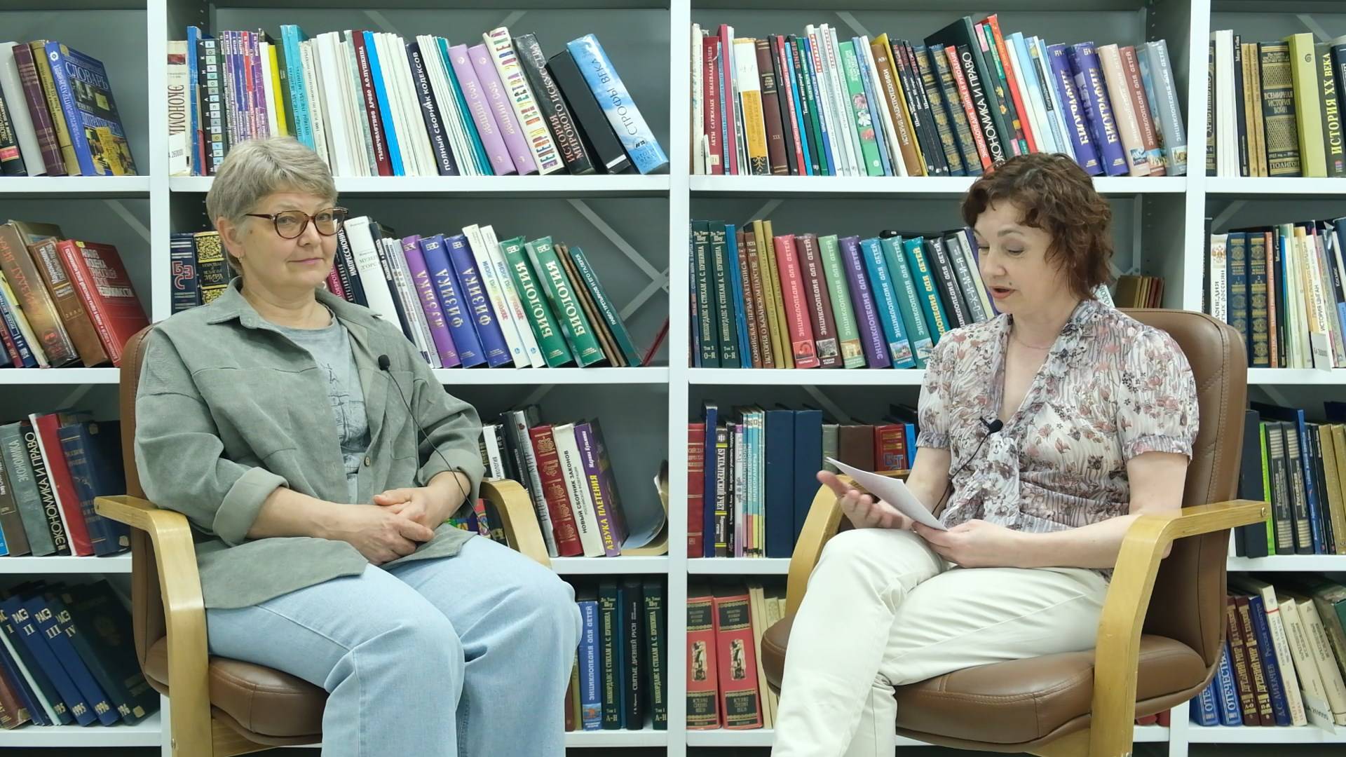 ПРОФЕССИЯ «ПЕРЕПЛЁТЧИК»: интервью с Натальей Глуховой смотреть онлайн