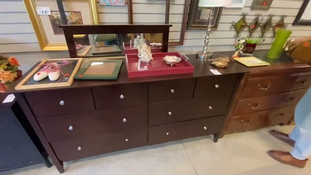 Поход по магазинам/Обзор Сэконд Хэнд/Наши закупки/Жизнь в США смотреть онлайн