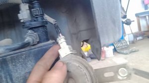 где находится звуковой сигнал на renault logan