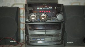 Жизнь в деревне, Музыкальный Центр Kenwood XD-402