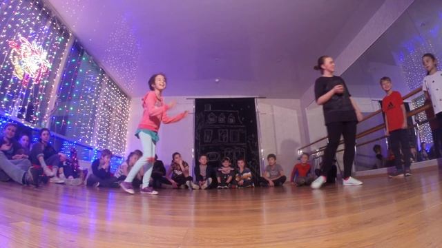 Beginners hip-hop | 7 to smoke | Новый год в Double Dance смотреть онлайн