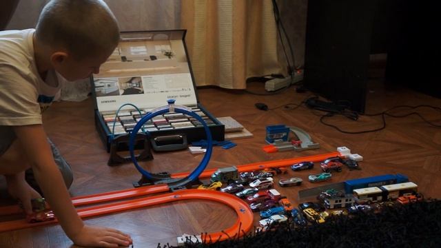 Трасса хот вилс / подарок к 8 летию смотреть онлайн