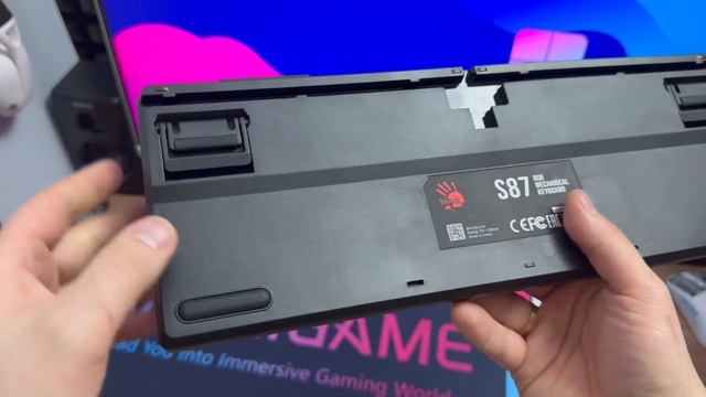 Ігрова клавіатура Bloody S87. Hotswap, 2 шари шумки, RGB!