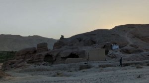 ПЕЩЕРНЫЕ ЛЮДИ В АФГАНИСТАНЕ | Как люди живут