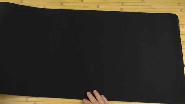 Распаковка Razer Gigantus V2 XXL Speed/Control (RZ02-03330400-R3M1) смотреть онлайн