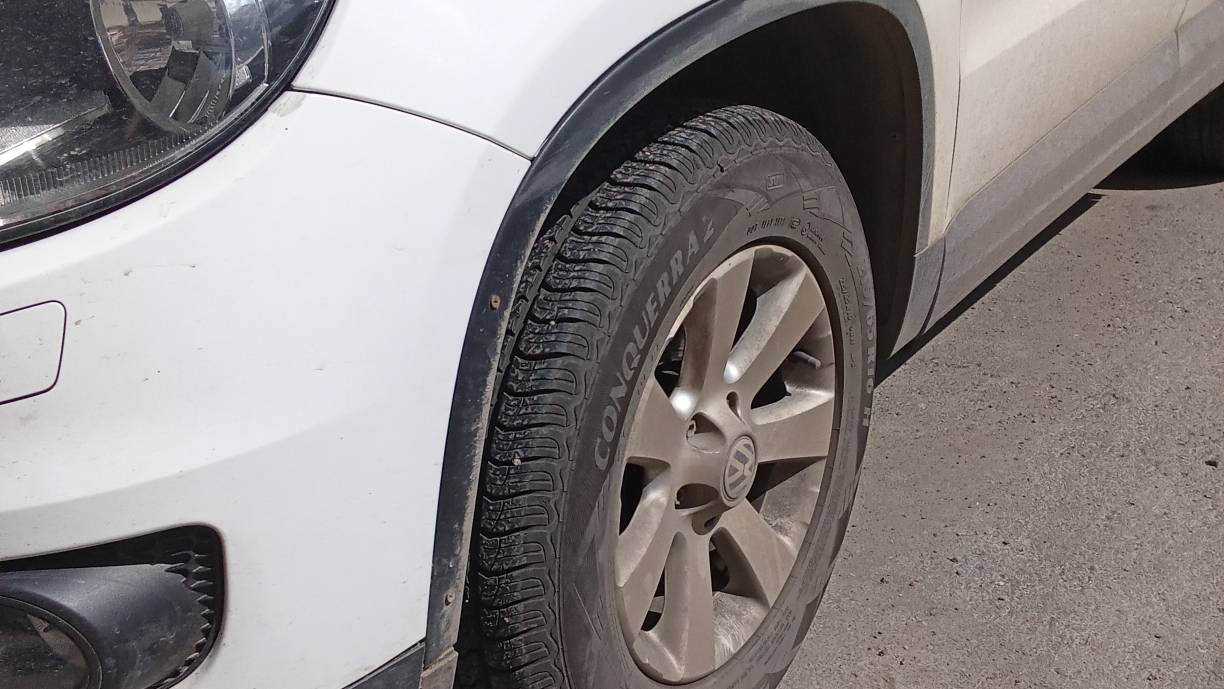 Замена задних тормозных дисков и колодок  VW Tiguan 2013 г.в. 1,4 л 150 л.с. передний привод