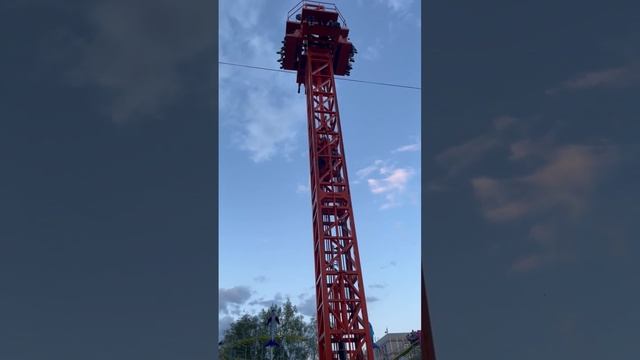 Новый аттракцион (Башня свободного падения ) в Тюмени смотреть онлайн