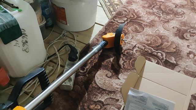 Купил показываю Аккумуляторный триммер Deko DKTR12V смотреть онлайн