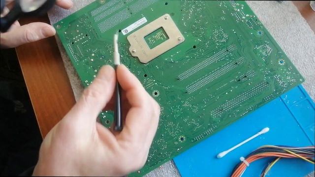 Как восстановить очень узкую дорожку на плате смотреть онлайн