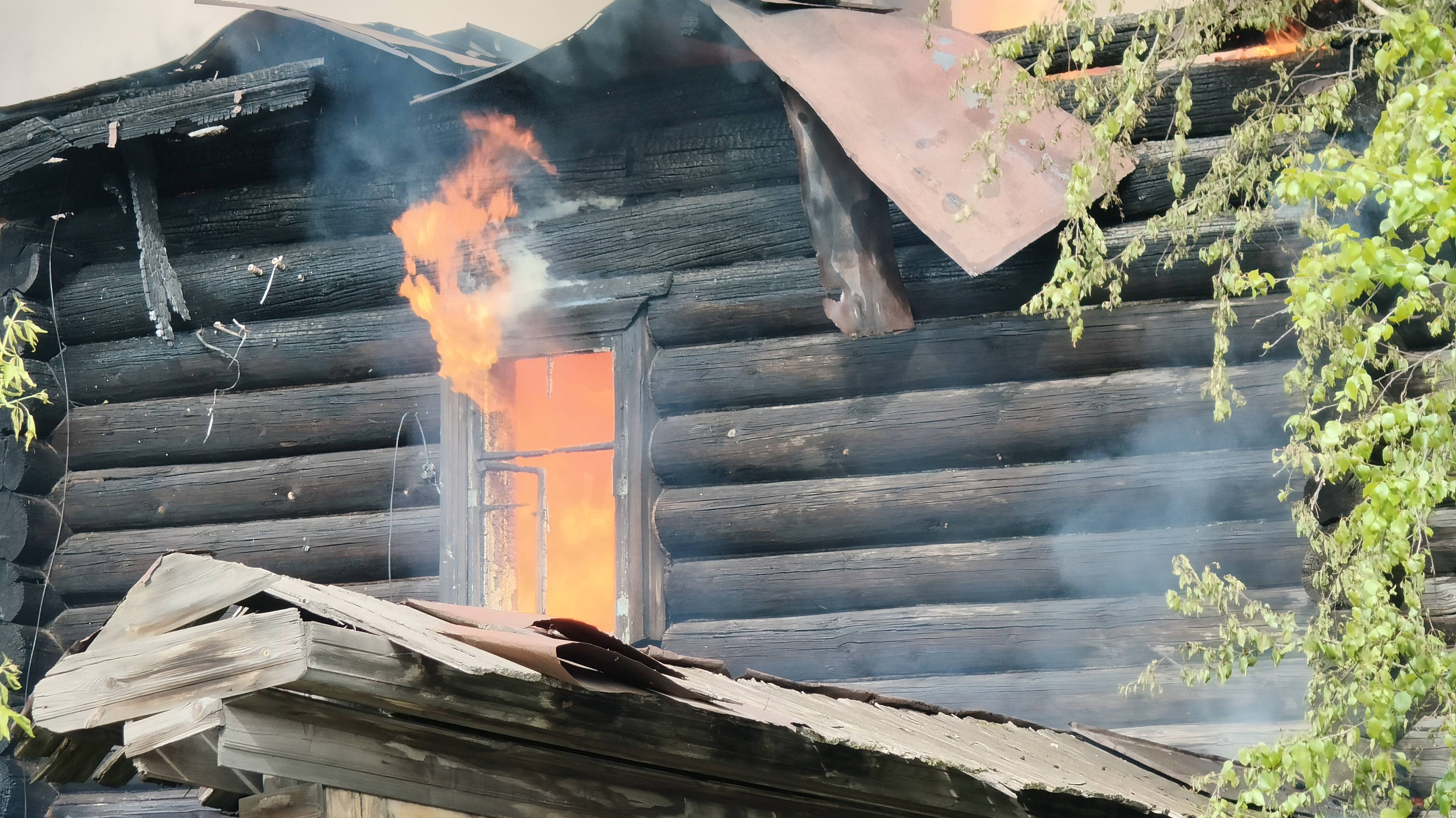 Пожар на улице Уральской. Нижний Тагил. 26 мая 2025