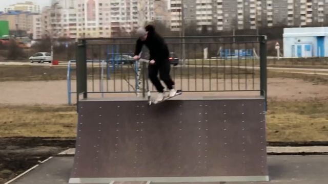 #VLOG КАТАЕМ В НОВОМ SKATE PARKE