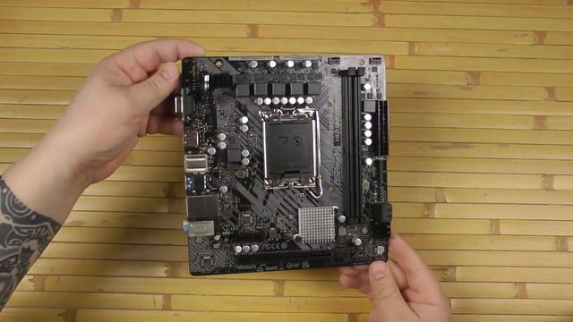 Розпаковка ASRock H610M-HVS смотреть онлайн