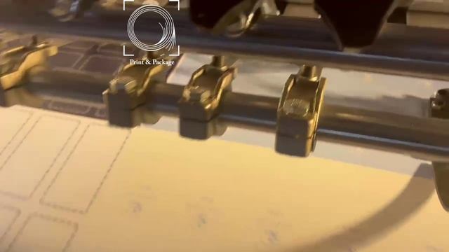 Автоматическая кашировальная машина FBK800 смотреть онлайн