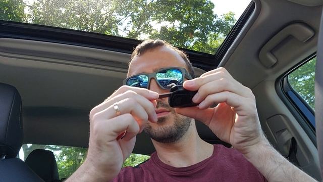 Как поменять батарейку в брелке от Toyota Camry 70 смотреть онлайн